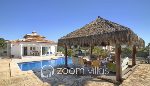 Resale - Villa - Jávea