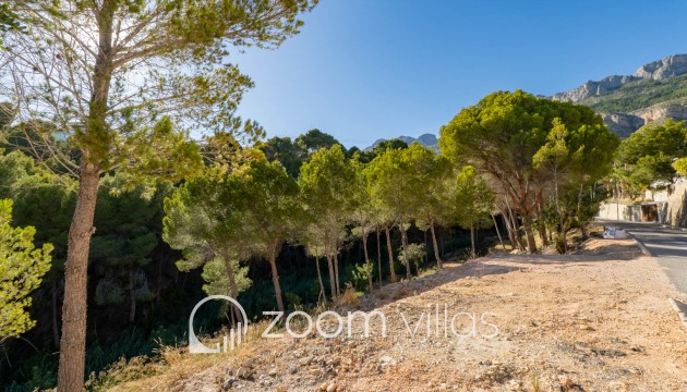 Resale - Plot / Land - Altea