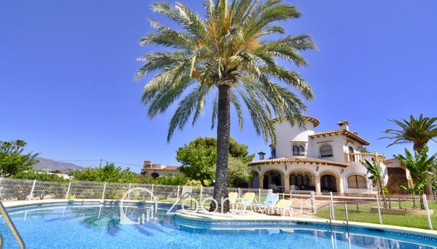 Resale - Villa - Calpe