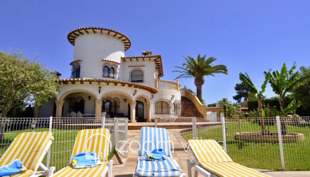 Resale - Villa - Calpe