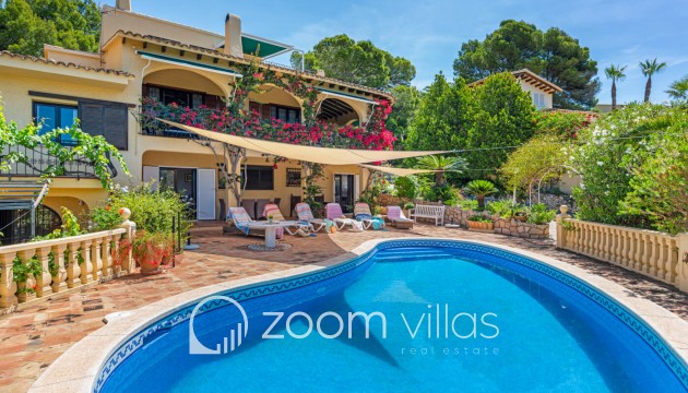 Resale - Villa - Altea