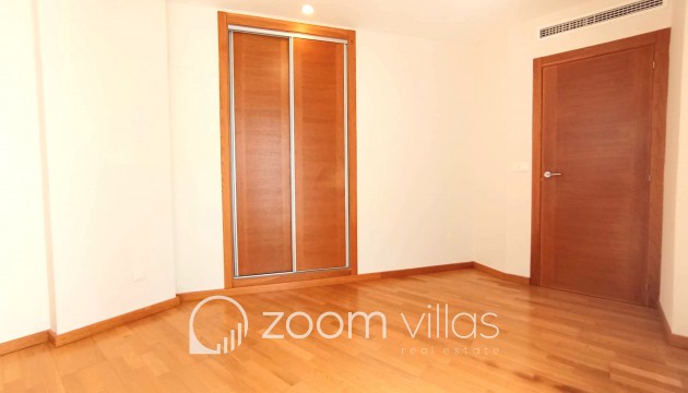 Resale - Apartment - Jávea