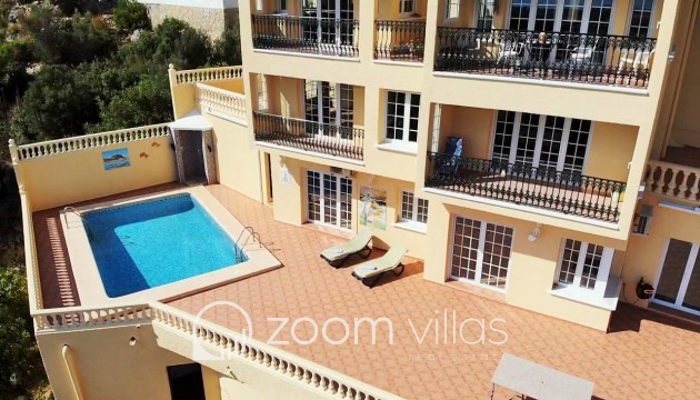 Resale - Villa - Denia