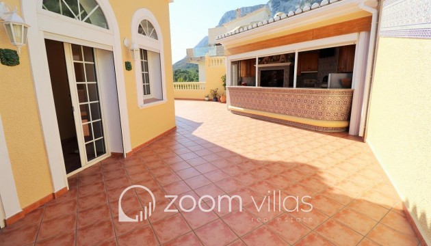 Resale - Villa - Denia