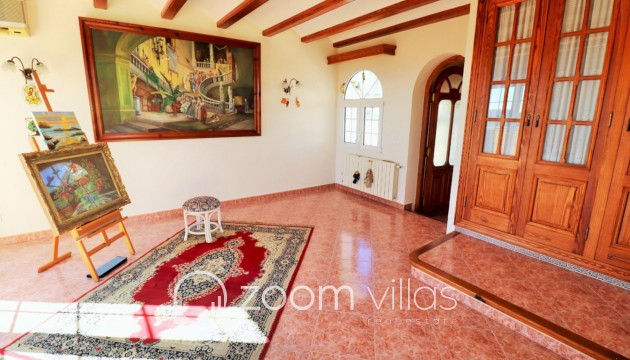 Resale - Villa - Denia