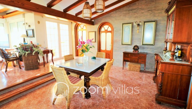 Resale - Villa - Denia