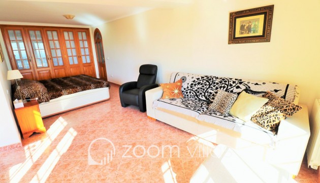 Resale - Villa - Denia