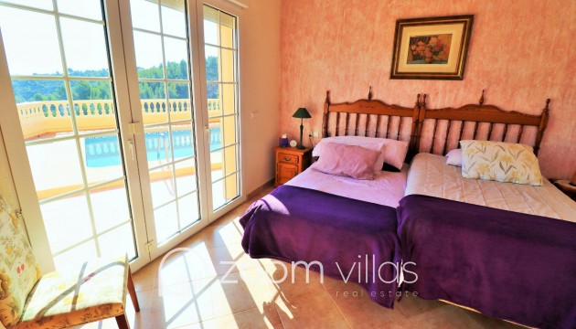 Resale - Villa - Denia