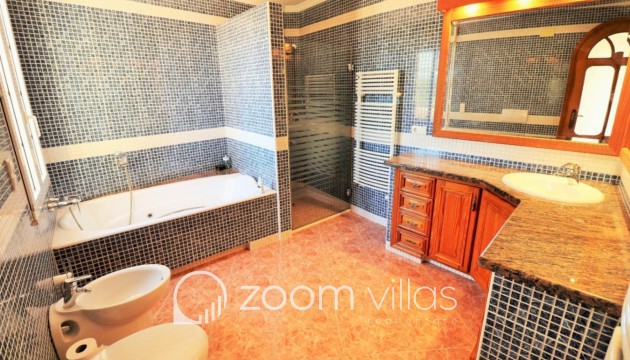 Resale - Villa - Denia