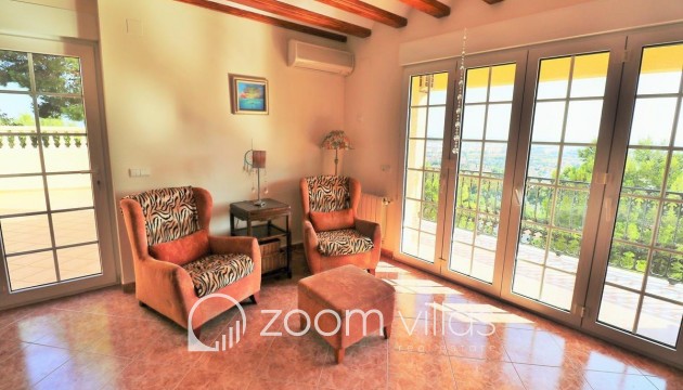 Resale - Villa - Denia