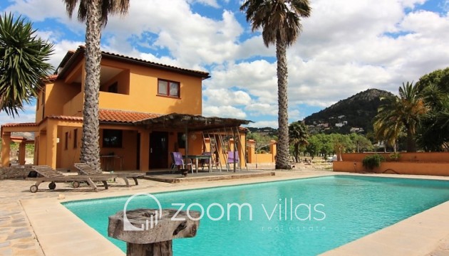 Resale - Villa - Pedreguer