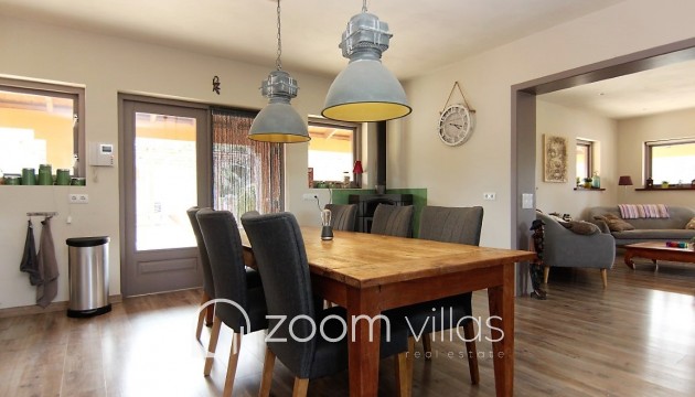 Resale - Villa - Pedreguer