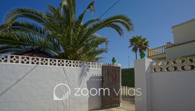 Resale - Villa / Semi-detached - Denia - Els Molins