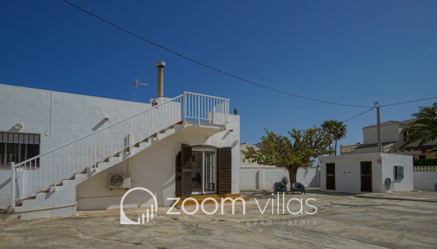 Resale - Villa / Semi-detached - Denia - Els Molins