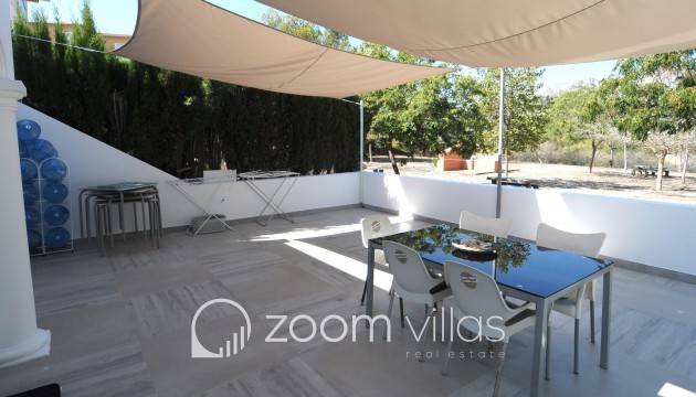 Resale - Villa / Semi-detached - Calpe