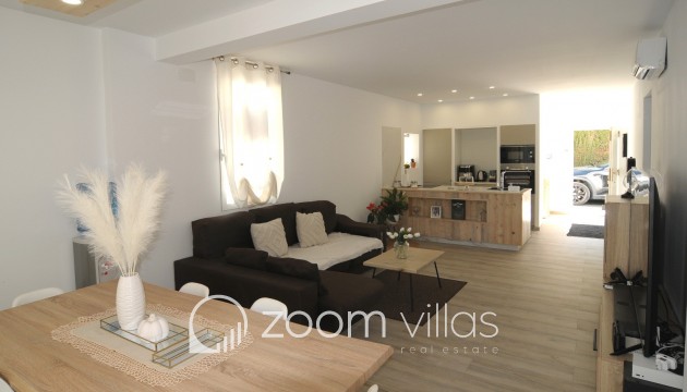 Resale - Villa / Semi-detached - Calpe