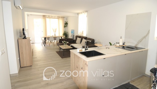 Resale - Villa / Semi-detached - Calpe