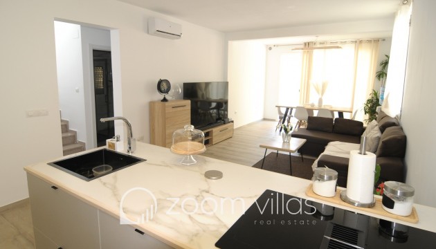 Resale - Villa / Semi-detached - Calpe