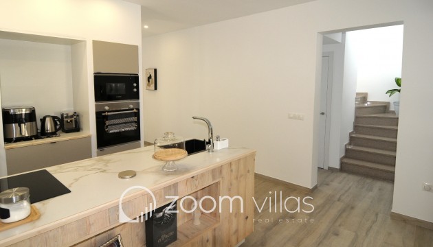 Resale - Villa / Semi-detached - Calpe