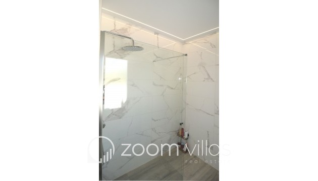 Resale - Villa / Semi-detached - Calpe