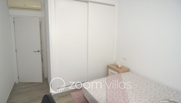 Resale - Villa / Semi-detached - Calpe