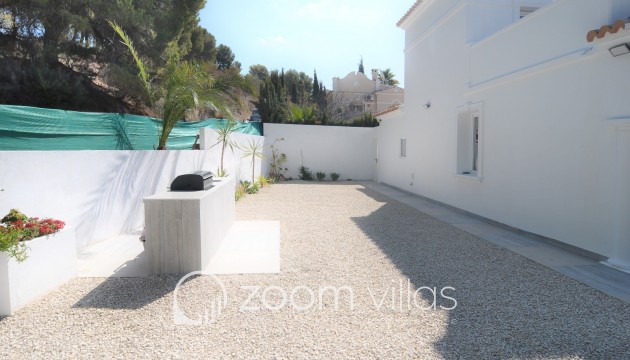 Resale - Villa / Semi-detached - Calpe