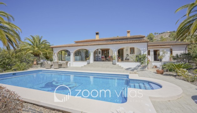 Resale - Villa - Benissa - Partida Llenes