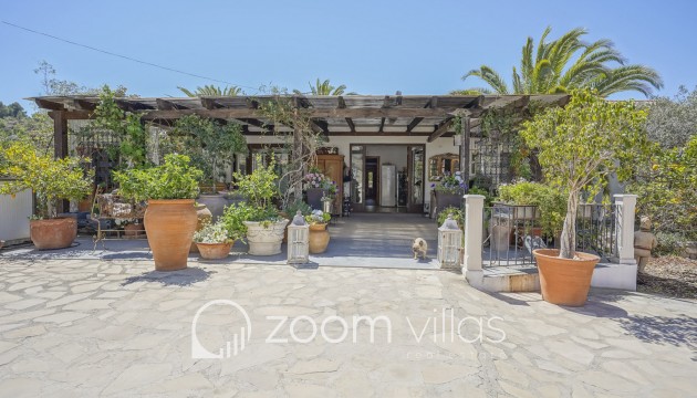 Resale - Villa - Benissa - Partida Llenes