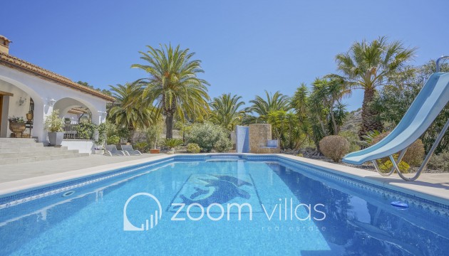 Resale - Villa - Benissa - Partida Llenes