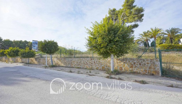 Resale - Plot / Land - Jávea - Adsubia