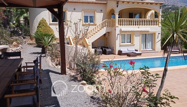 Resale - Villa - Altea