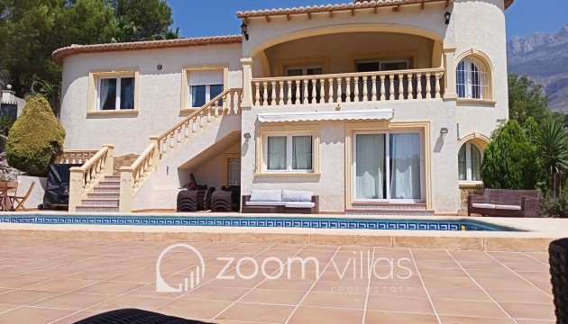 Resale - Villa - Altea