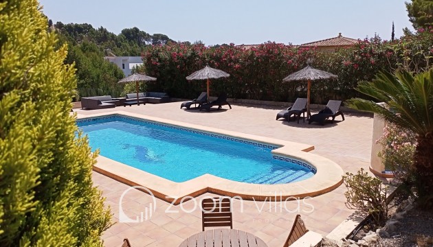 Resale - Villa - Altea