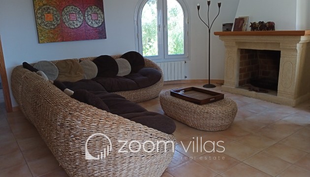 Resale - Villa - Altea