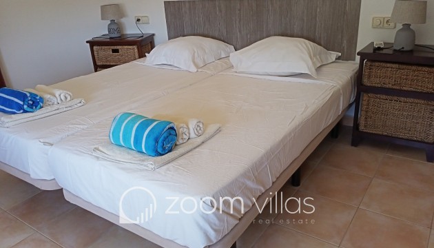 Resale - Villa - Altea