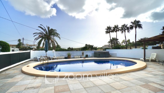 Resale - Villa - Moraira - Pinar del Advocat