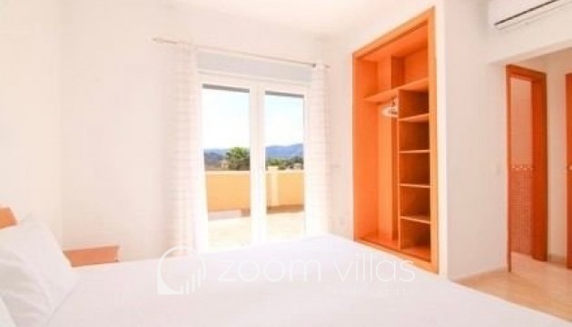 Wiederverkauf - Villa / Doppelhaushälfte - Calpe