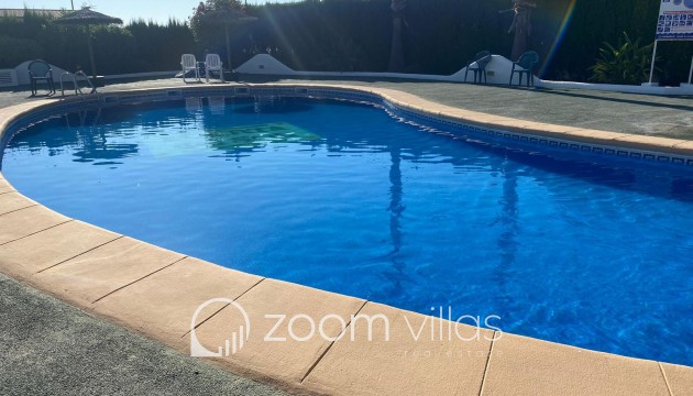 Wiederverkauf - Villa / Doppelhaushälfte - Calpe